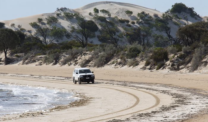Top 10 beach driving tips - Australian Geographic