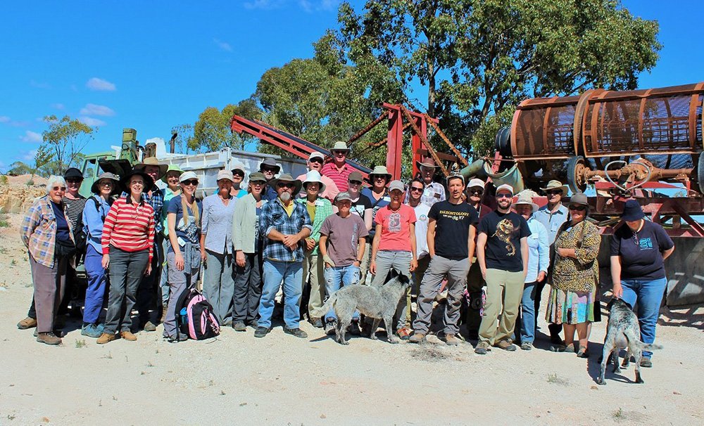 AUDIO Lightning Ridge dino dig Australian Geographic