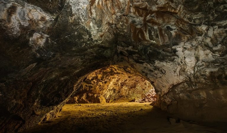 Video: Undara lava tubes, Queensland - Australian Geographic