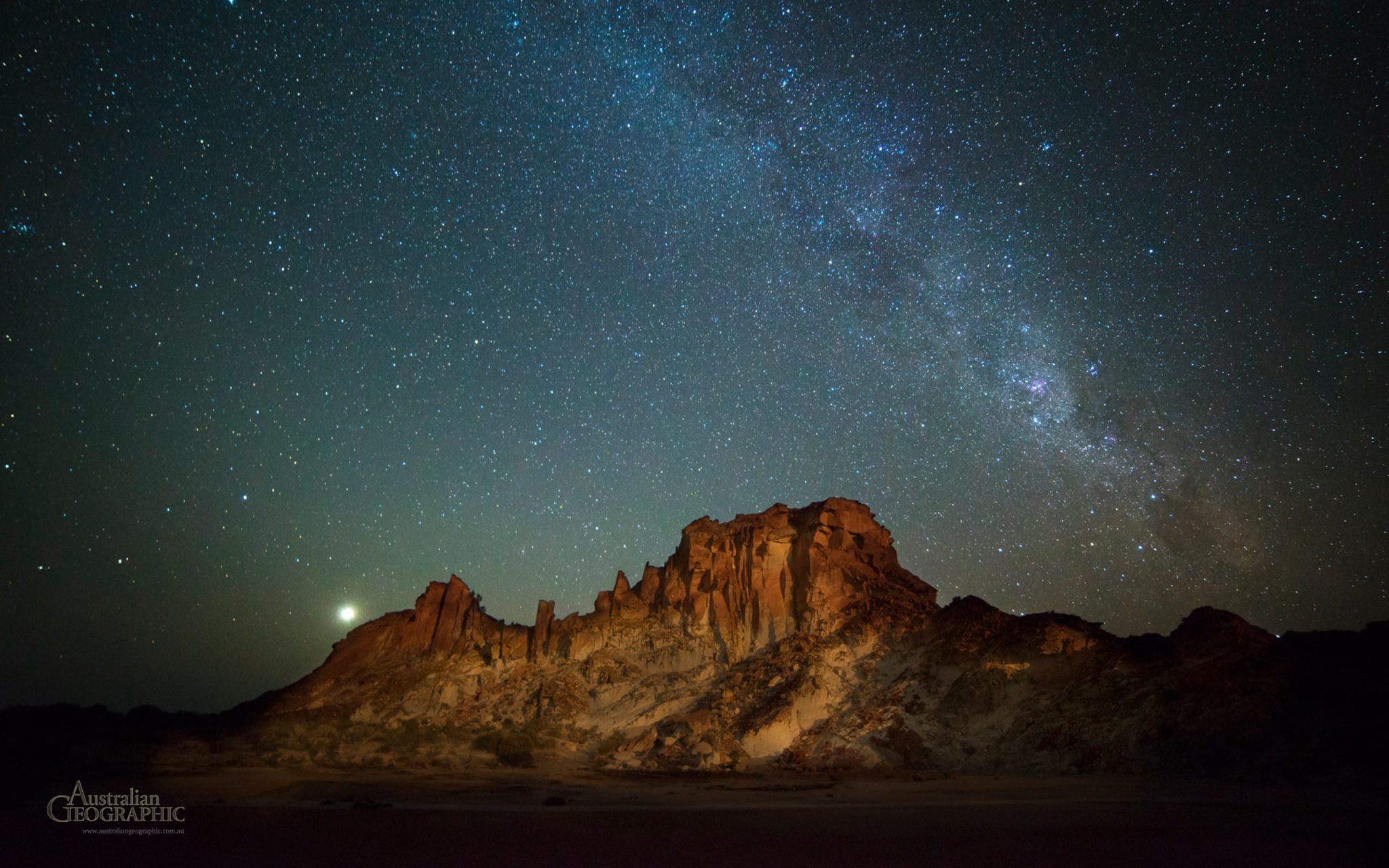 Milky Way above Rainbow Valley, NT - Australian Geographic