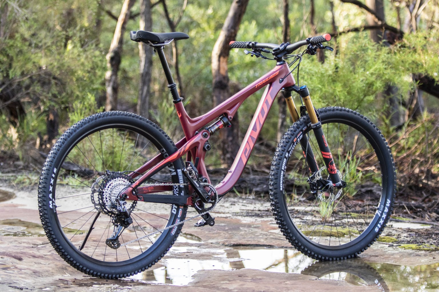 pivot 429 trail bike