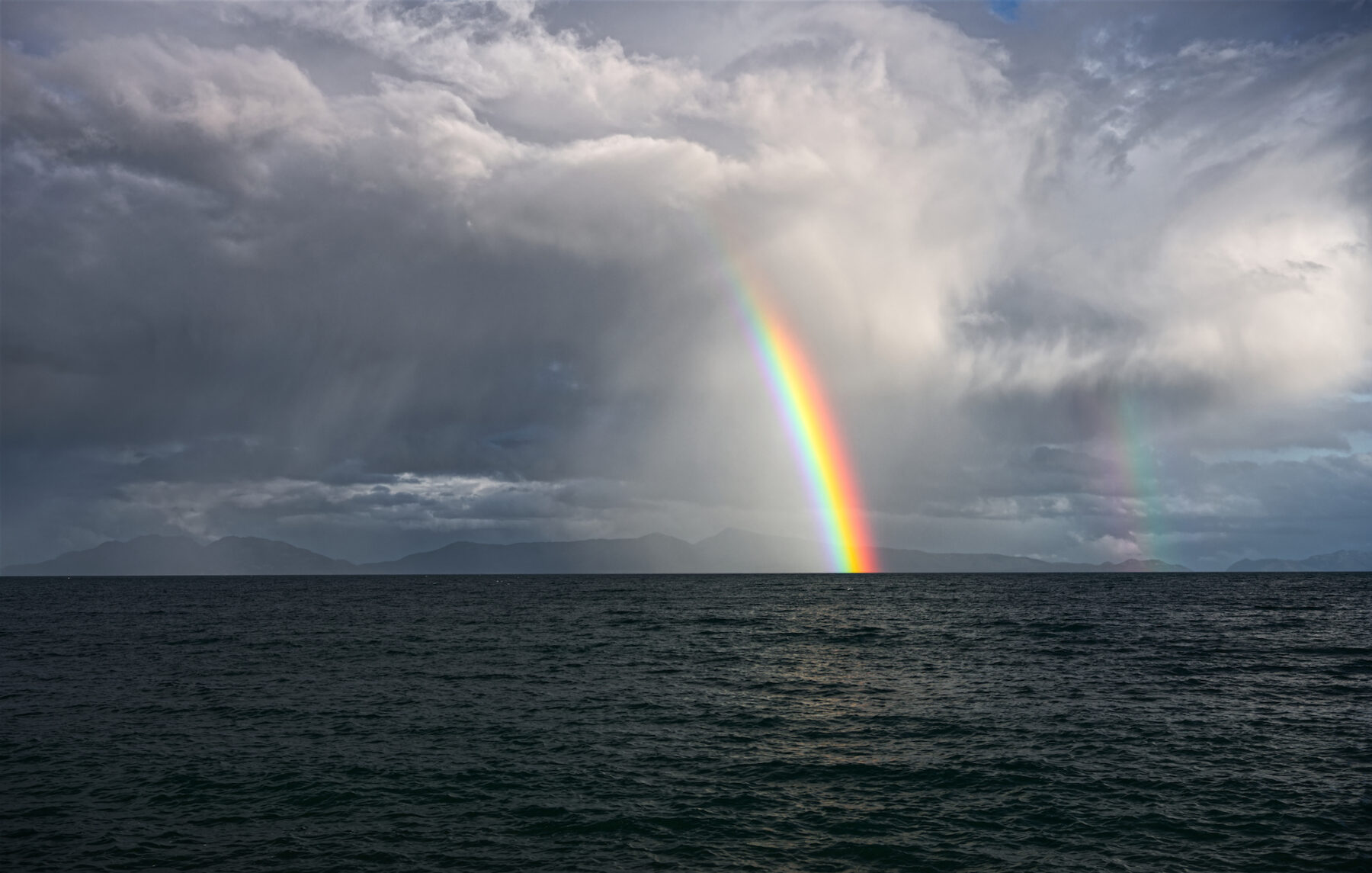 Honeycomb clouds give the Southern Ocean the Earth’s sweetest air